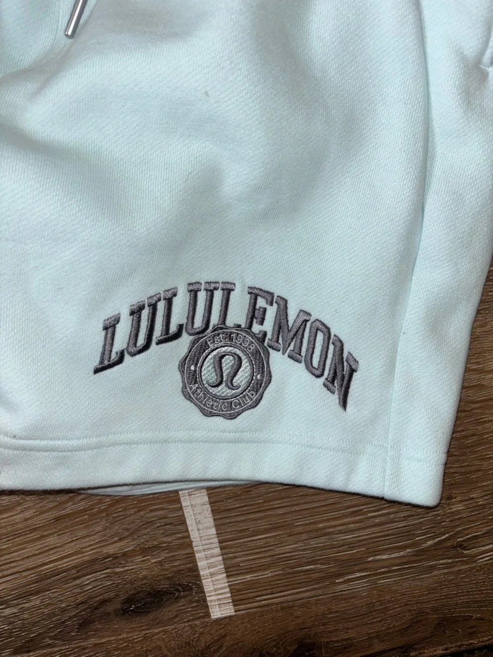 Lululemon Scuba Mid Rise Embroidered Sweatshorts Mint Green Breeze XXS